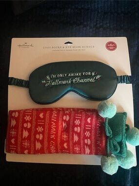 mark. Green Satin Eye Mask & Red Patterned Cozy Socks Set